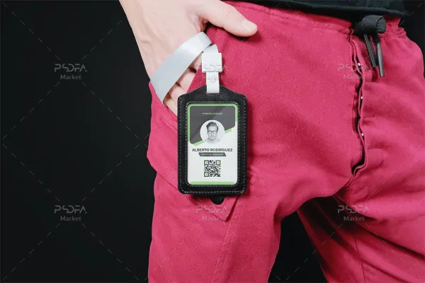 موکاپ کارت شناسایی بند دار چرمی