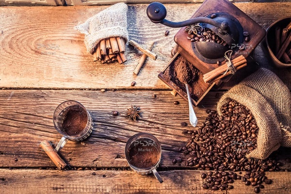 عکس قهوه ترک و دانه‌های قهوه