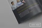 موکاپ بروشور و مجله مربعی
