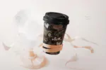 موکاپ لیوان قهوه کاغذی و درب دار