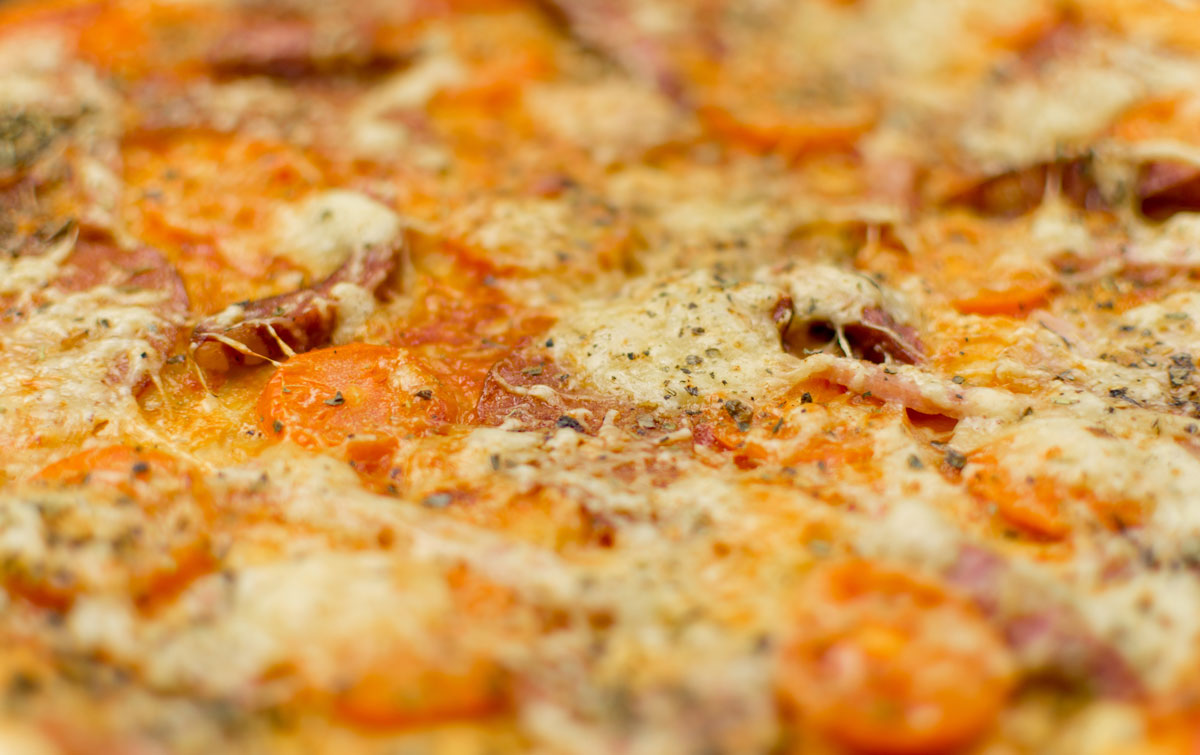 بک گراند پیتزا از نمای نزدیک