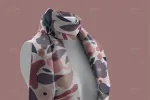 موکاپ شال و روسری پیچیده شده دور گردن