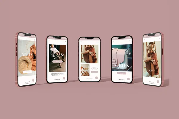 موکاپ موبایل های ایستاده کنار هم