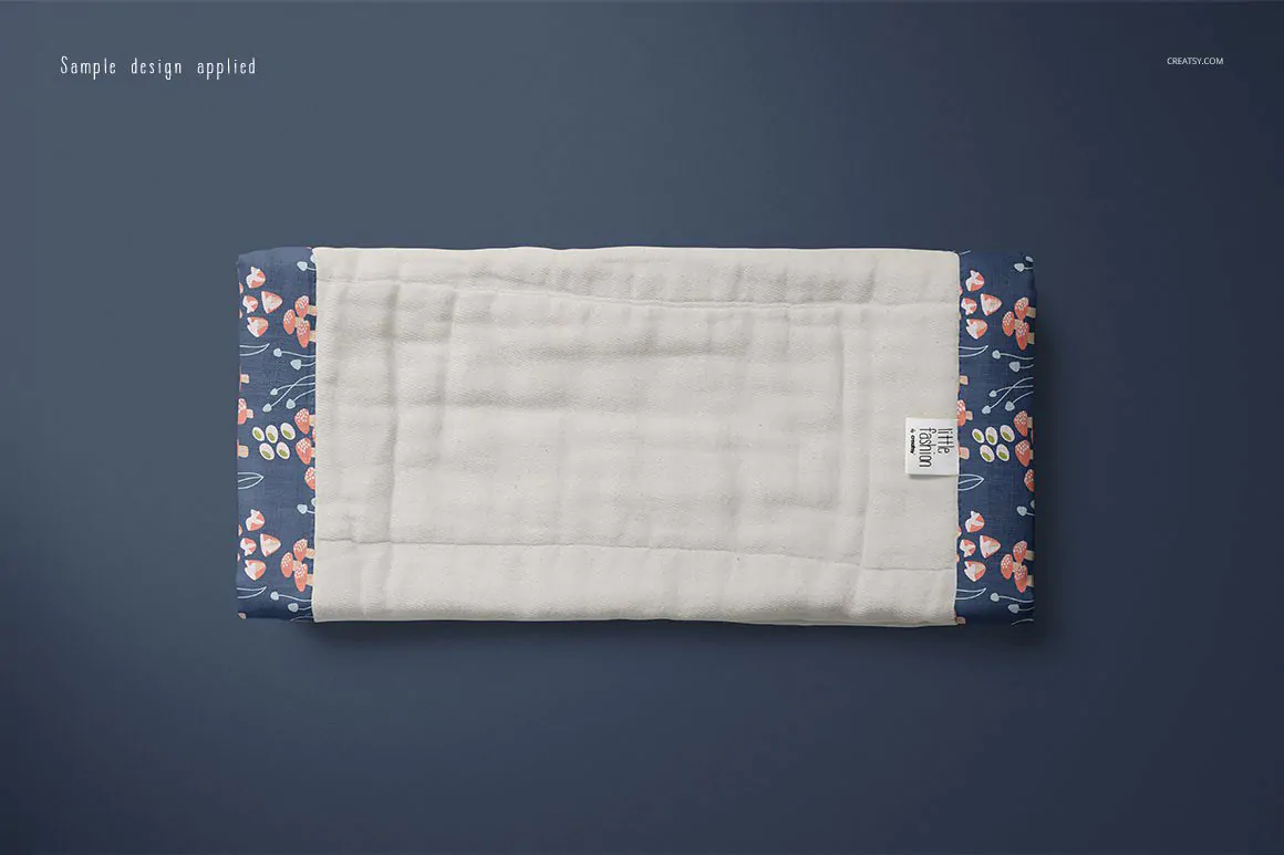 موکاپ پیشبند آروغ گیر نوزاد - 2 موکاپ پیشبند آروغ گیر نوزاد - 2