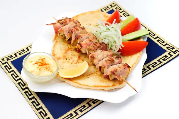 عکس استوک کباب با سیخ چوبی