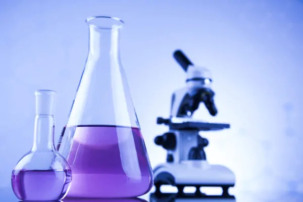 عکس استوک شیشه های آزمایشگاهی