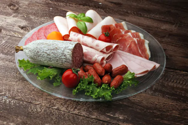 عکس استوک ژامبون و سوسیس سالامی