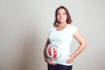 موکاپ تیشرت زن باردار