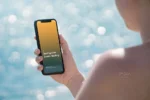 موکاپ موبایل آیفون در دست - 12 موکاپ موبایل آیفون در دست - 12