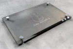 موکاپ لوگو روی تابلو شیشه ای - 16 موکاپ لوگو روی تابلو شیشه ای - 16